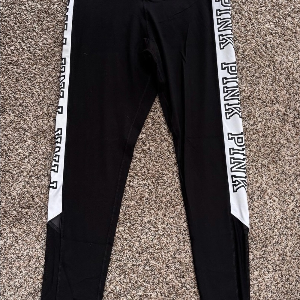 Like New VS PINK Ultimate Yoga Leggings. Large